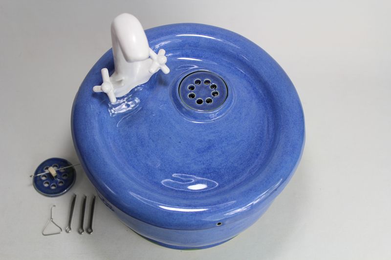 pet drinking fountain PF17043 with a faucet spout