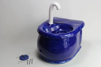 Drinking Fountain for medium dogs with internal battery
