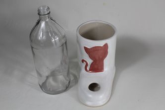 Pumpless EBI-Fountain with a clear glass bottle reservoir