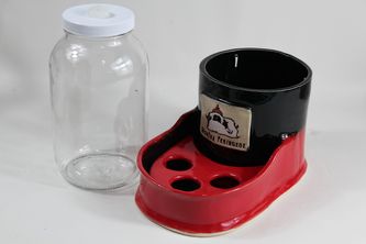 Pumpless EBI-Fountain with a 1/2-gallon water reservoir